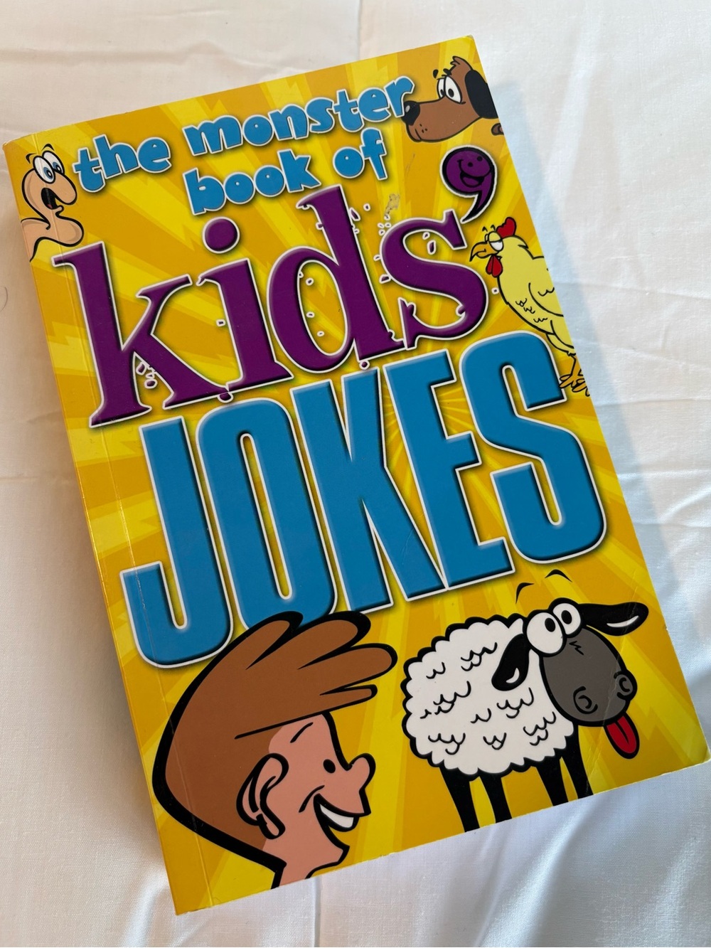 The Monster Book of Kids' Jokes - Yellow & Blue Cover